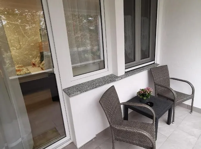 魏森瑙膳食公寓酒店